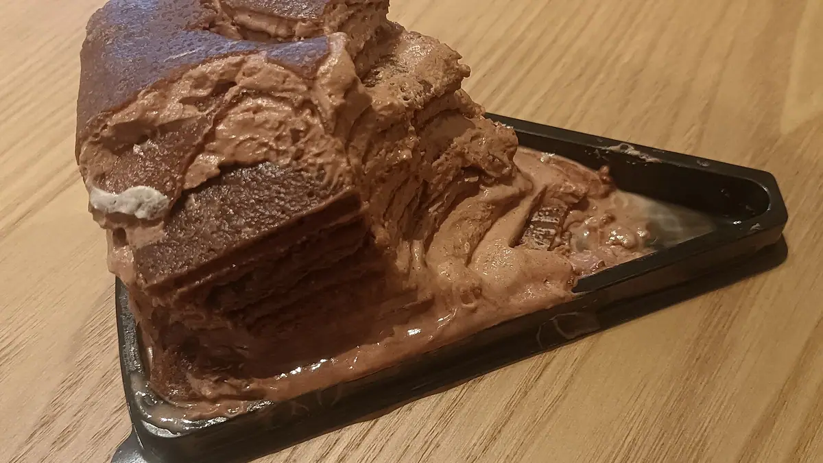 Grounded MCR – vegan bakery in Burnage Garden Village, Manchester